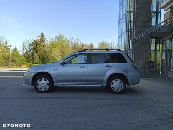 Mitsubishi Outlander 2.0 Comfort 4WD - 10