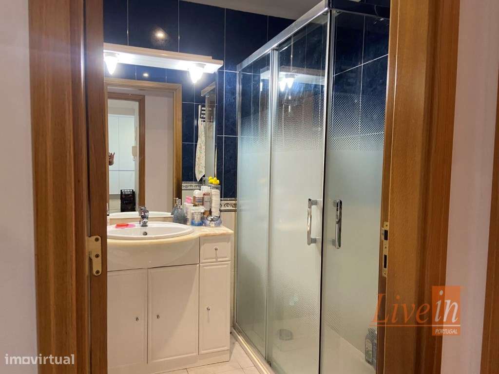 Apartamento T1 Renovado na Ericeira-7