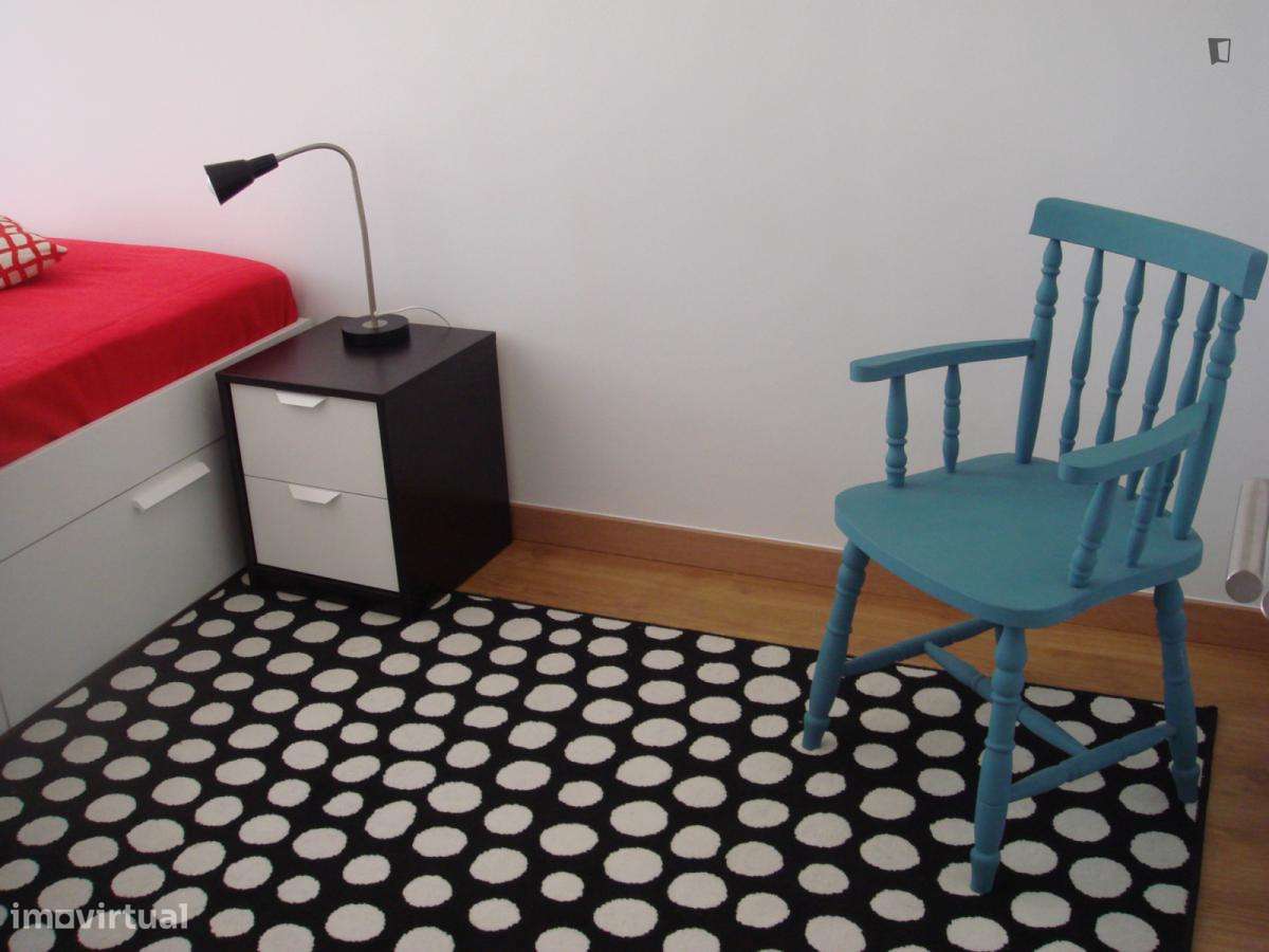 Quarto - localizado em Benfica Lisbon - Grande imagem: 3/9