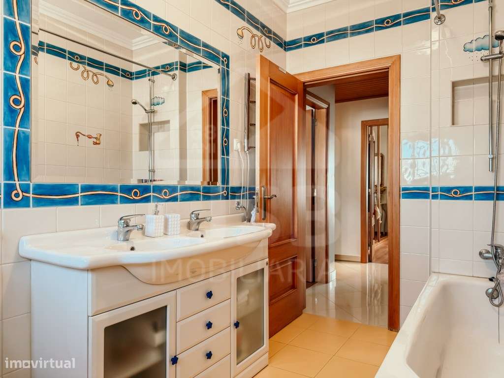 Apartamento T4 - Totalmente Central em Benavente-26