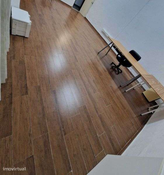 Aluga-se arrecadação ampla na cave – excelente capacidade de arrumação - Grande imagem: 5/7