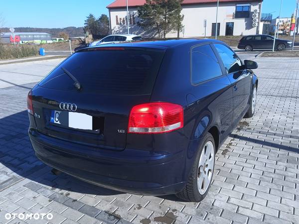 Audi A3 1.6 FSI Attraction - 4