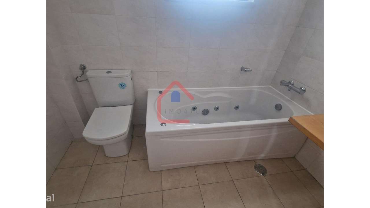 Moradia Isolada em Almada-25