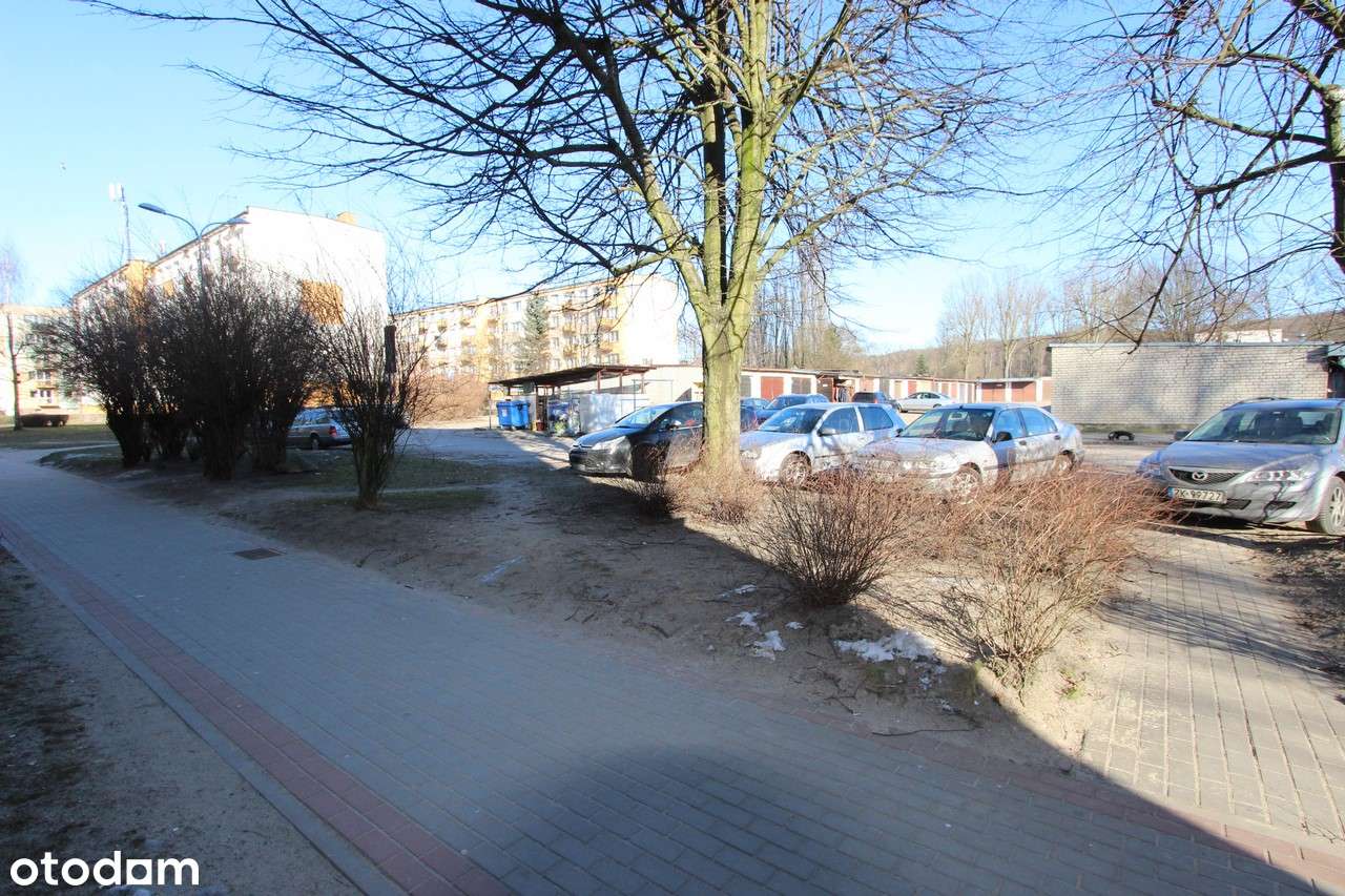 Garaż murowany, środkowy. Ulica Zubrzyckiego, niedaleko ul. Giełdowej.-4