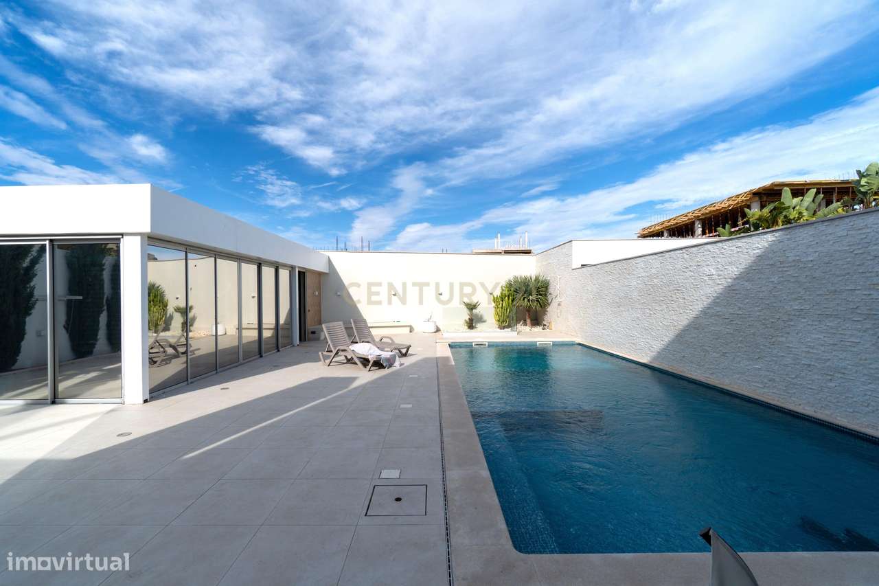 Moradia Contemporânea T3+2 | Zona Premium - Montenegro, Faro-4