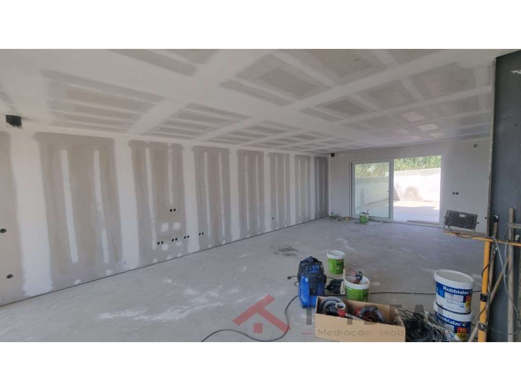 Moradia T3 com Vista Mar, Piscina e Rooftop Panorâmico - Perto da P... - Grande imagem: 4/44