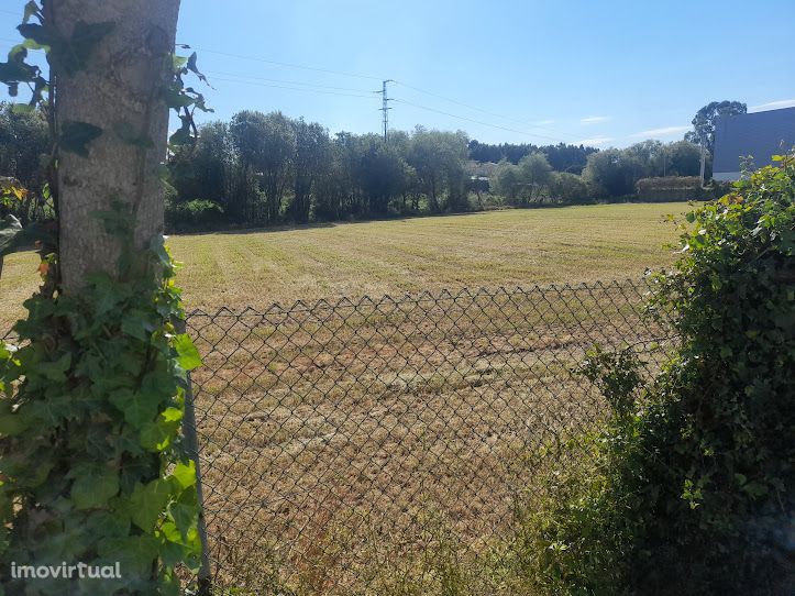 Terreno para 9 Armazéns ao Aeroporto