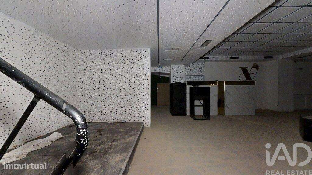 Loja / Estabelecimento Comercial em Lordelo Do Ouro E Massarelos de 15 - Grande imagem: 2/30