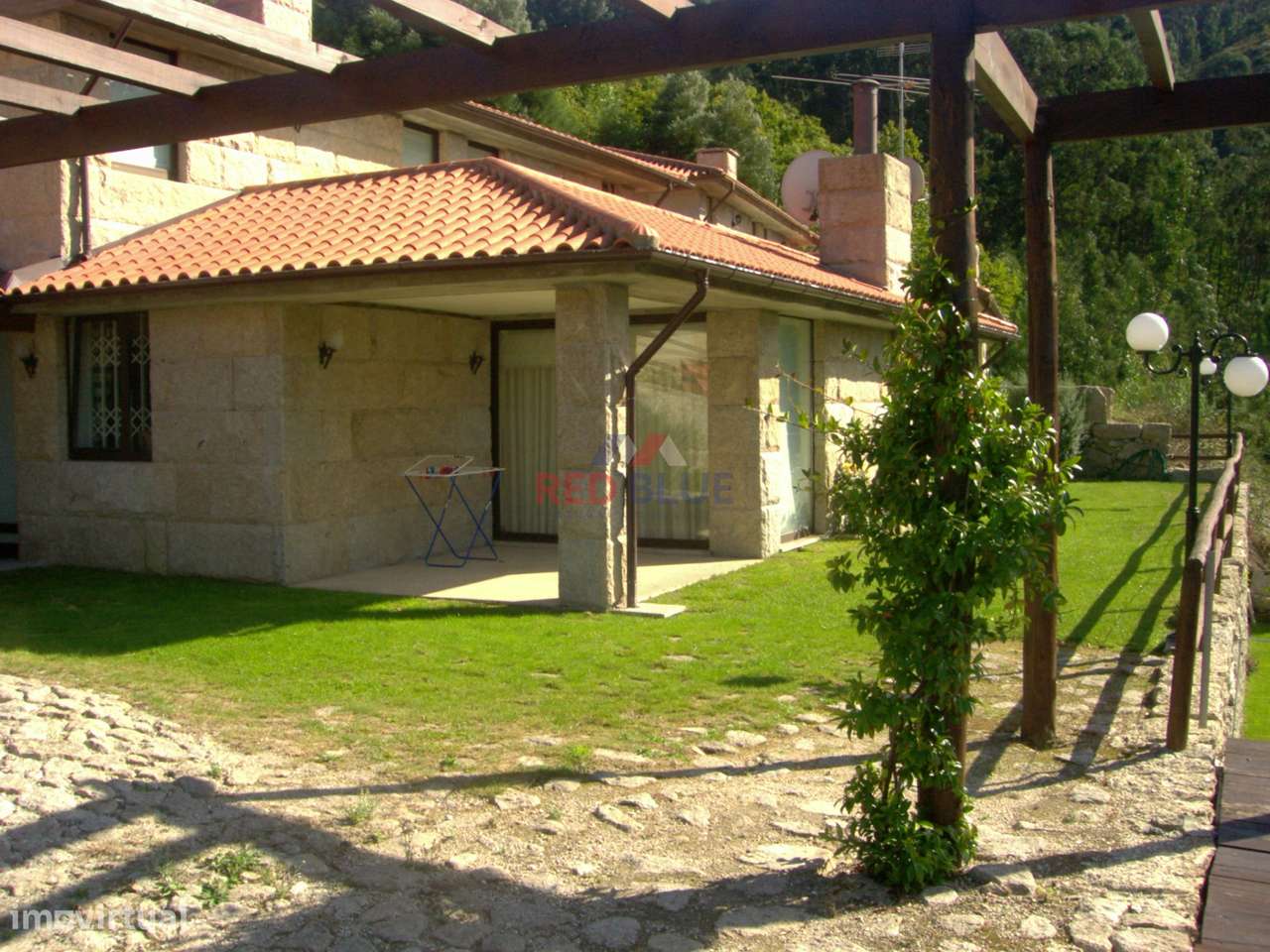 MORADIA T3+1, COM PISCINA, BARRAGEM DA CANIÇADA, GERÊS-18