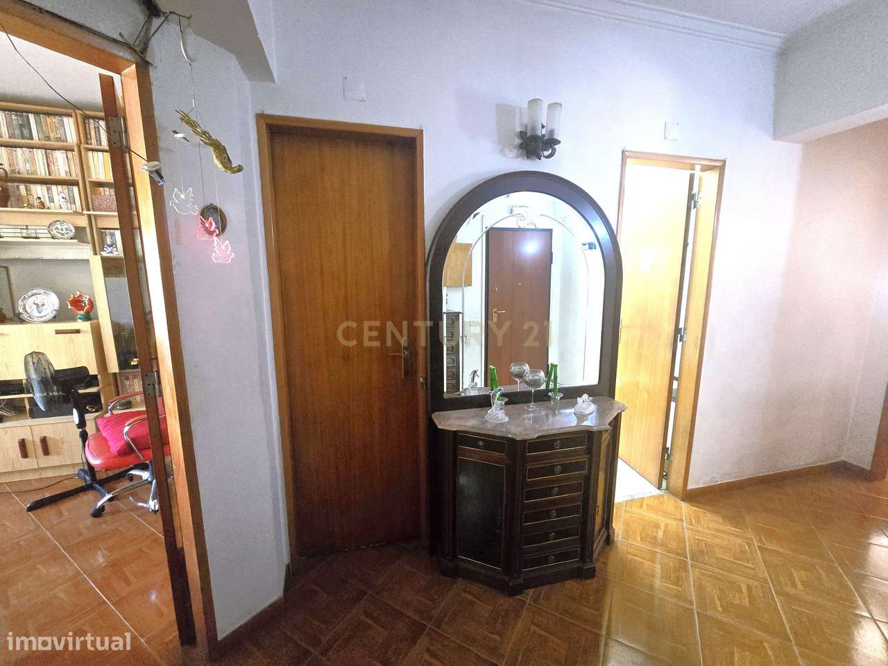 Apartamento T3 com varandas e arrecadação-6