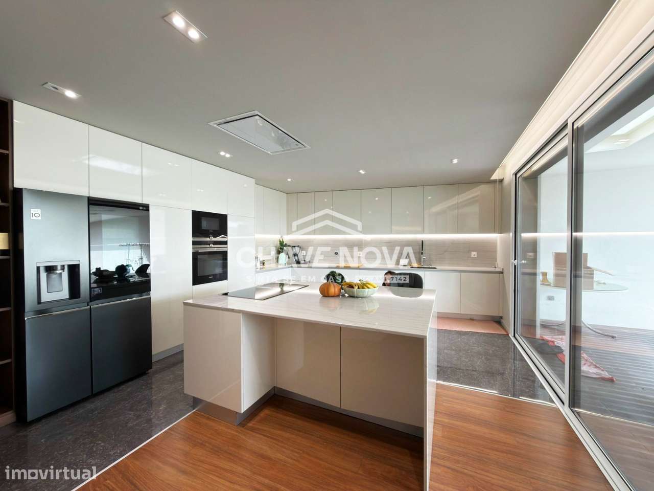 Moradia em Banda V5 Como Nova c/ Piscina em Valadares (Praias) - Grande imagem: 4/54