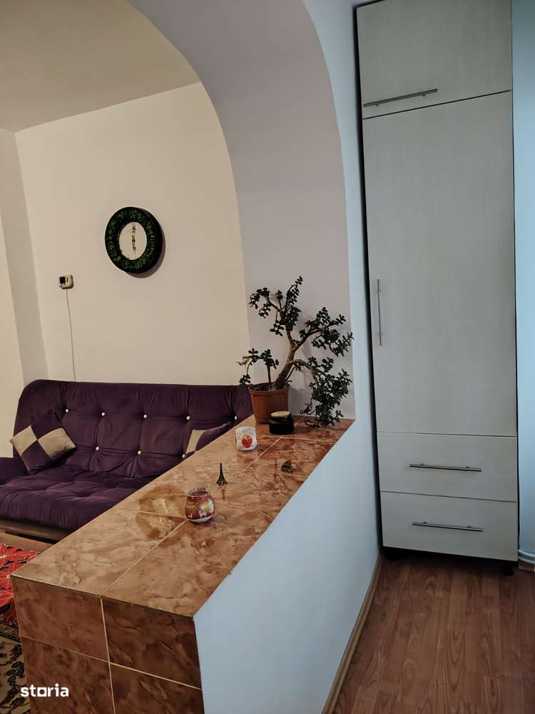 G.Enescu-Apartament 2 camere et.2,cu centrala termica,69500Euro.-3