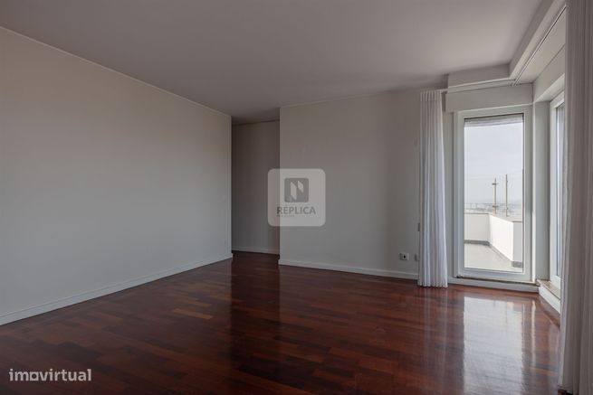 Apartamento T4 com Varanda de 31m2 e vista mar em Matosinhos-20