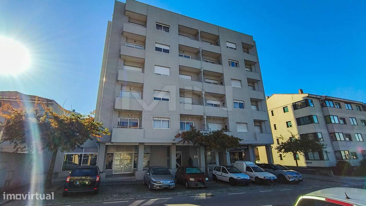 T3 com Terraço Coberto Exclusivo: A 1,5 km do Metro de Fânzeres-46