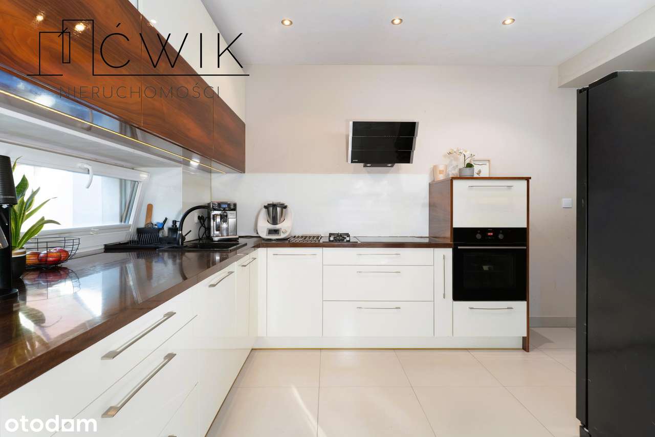 Dom z garażem i dużym tarasem - blisko centrum!-7