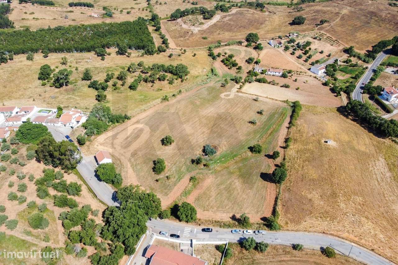 Moradia T2 com 13.500 m2 de Terreno em Cercal do Alentejo e Próxima da-21
