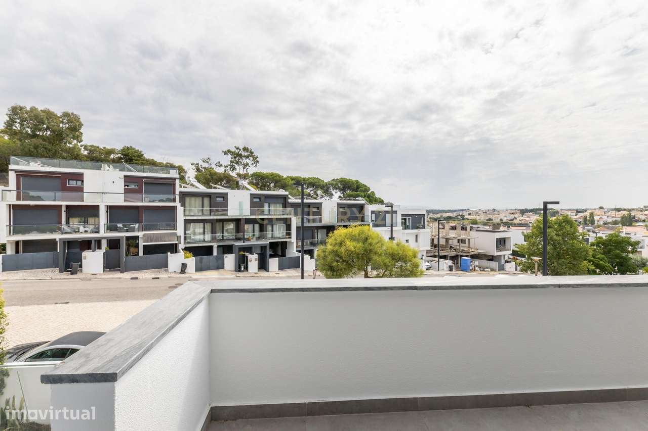 Moradia Isolada T4 de Prestígio – Bairro de São João, Sobreda-40