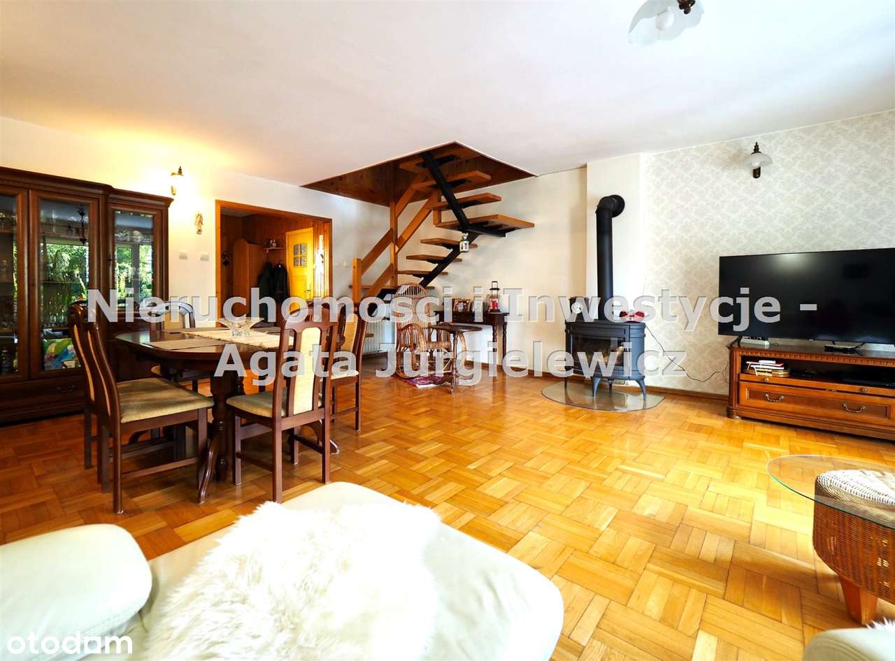 Szereg środkowy, 4 pokoje + strych użytkowy!-3