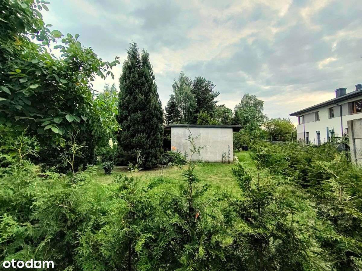 Działka z murowanym domkiem.-6