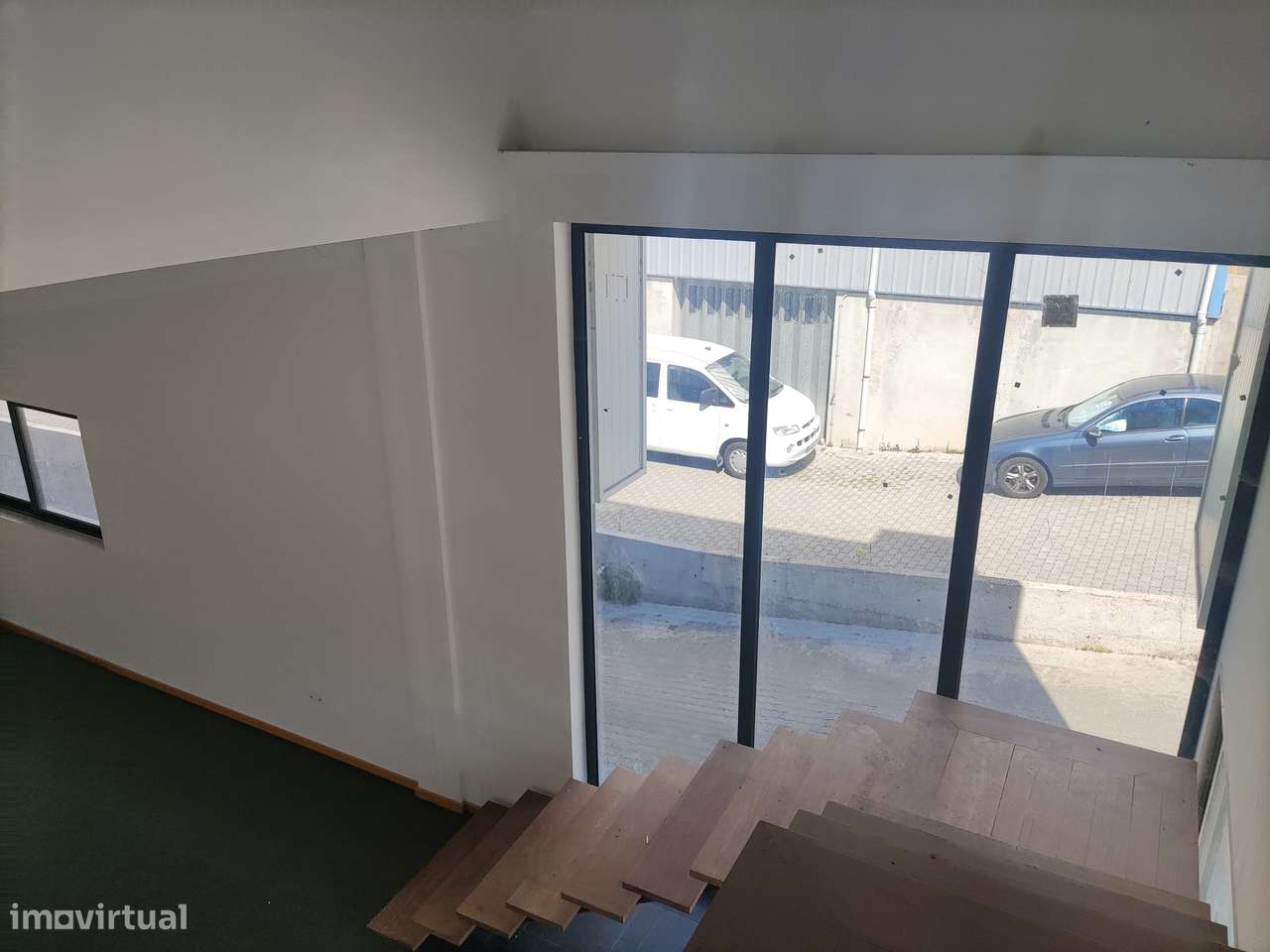 Armazém na Zona Industrial do Socorro - Grande imagem: 5/18