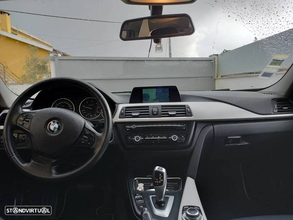 BMW 320 d Touring EfficientDynamics Auto - 9