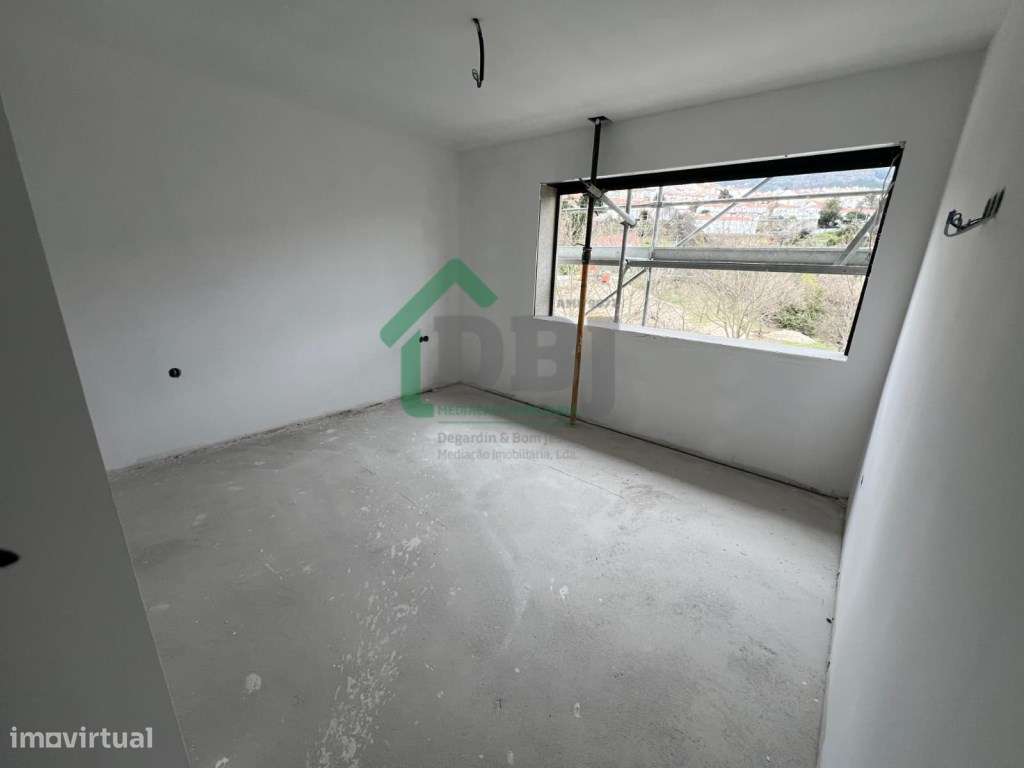 Excelente T1 c/ varanda - próximo futuro Hospital das Beiras-10