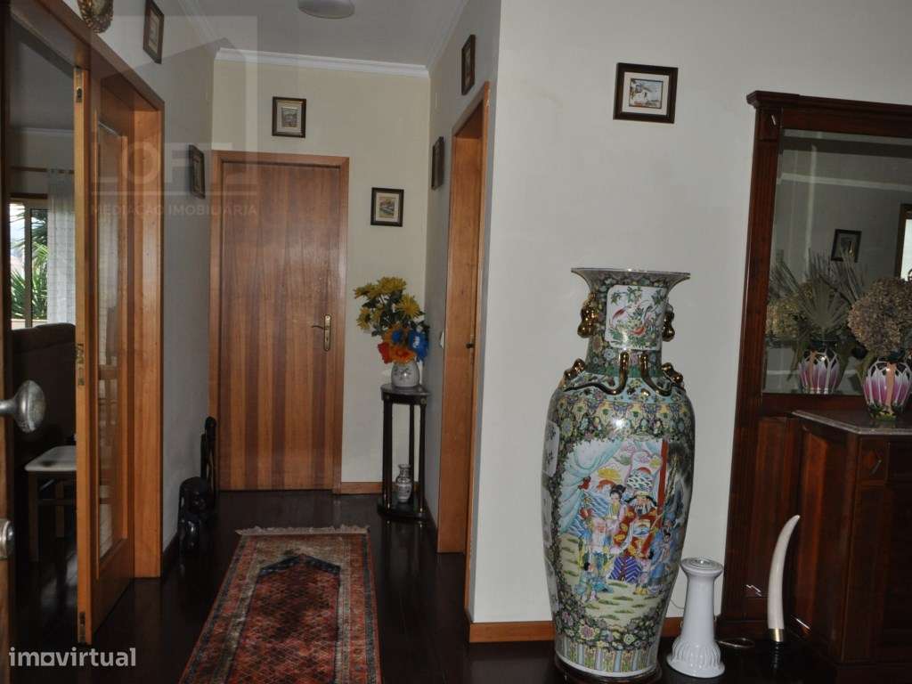 Moradia V4 em Candoso S.Santiago e Mascotelos-7