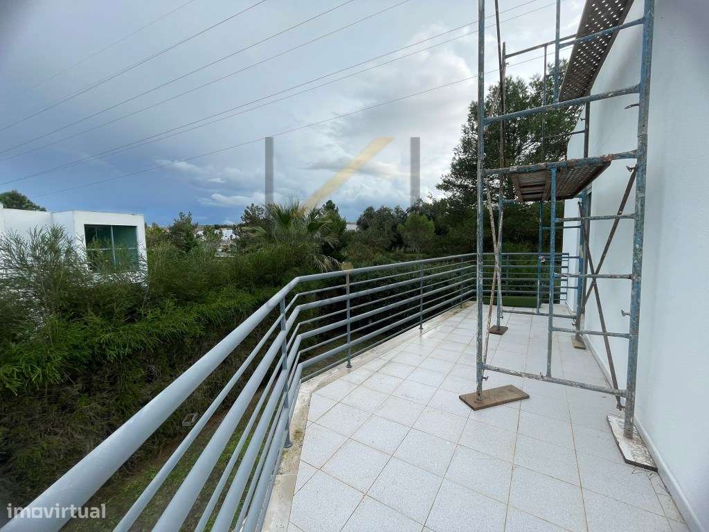 Moradia T3 com Piscina no Condomínio Palmela Village, Quinta do Anj...-49