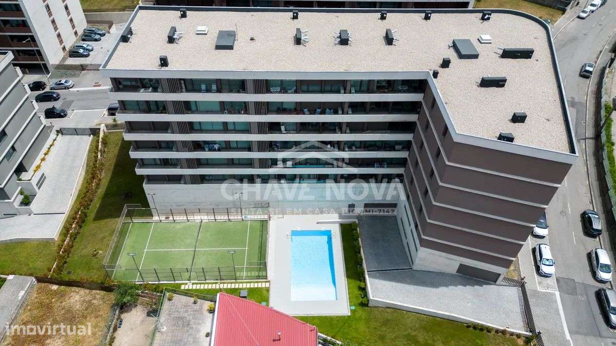 T2 c/ Garagem e Piscina em Oliveira do Douro-6