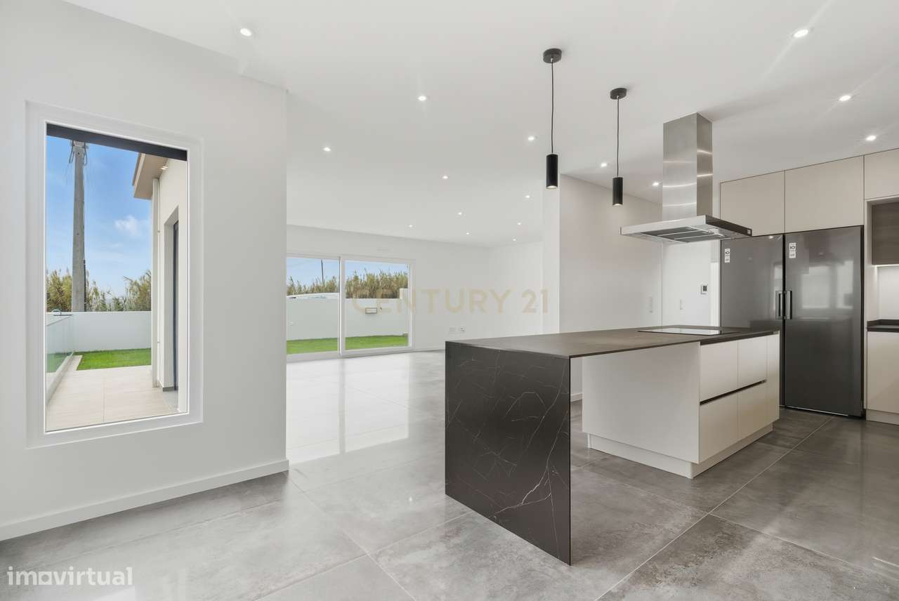 Luxuosa Moradia T4 com Vista Mar em Silveira, Torres Vedras-6