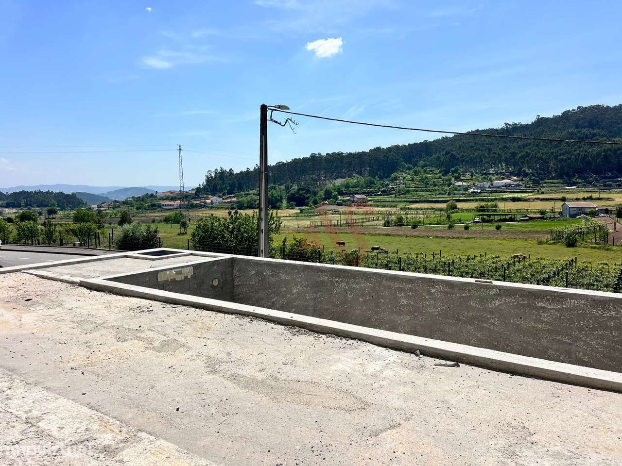Moradia Térrea T3 com Piscina | Nova | Leitões, Guimarães-30