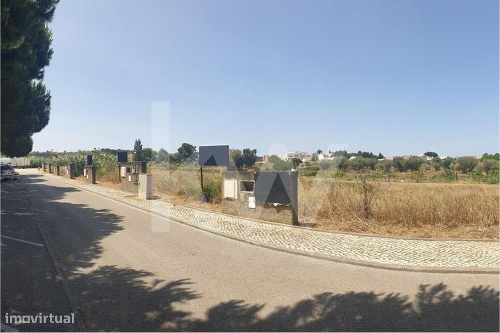 LOTE DE TERRENO PARA CONSTRUÇÃO DE MORADIA NO CASTELO - SESIMBRA