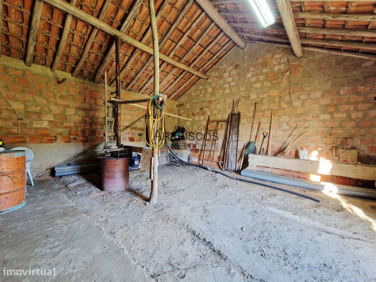 Terreno Rústico - Ruína - Água Canalizada - Poço - Electricidade - Por - Grande imagem: 4/16