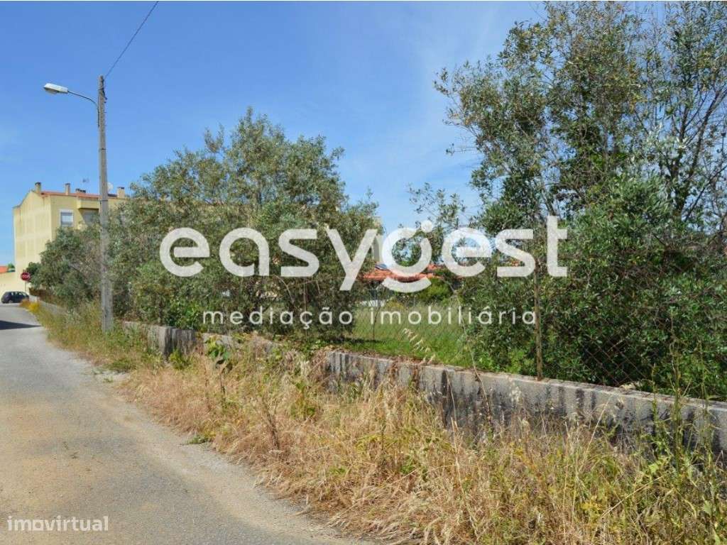 Terreno no centro da vila com possibilidade de construção - Grande imagem: 4/14