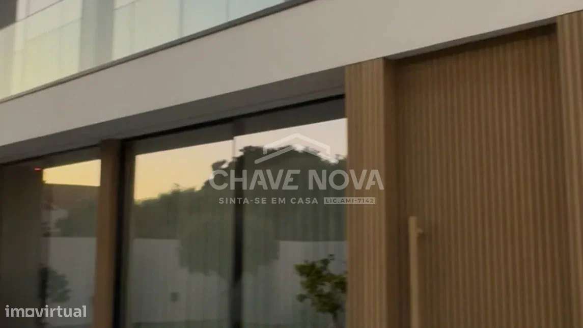 Moradia de Luxo T3 c/ Piscina a 400m da Praia | Lavra Matosinhos-16