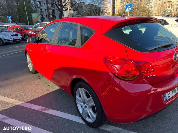 Opel Astra 1.3 CDTI Cosmo - 6