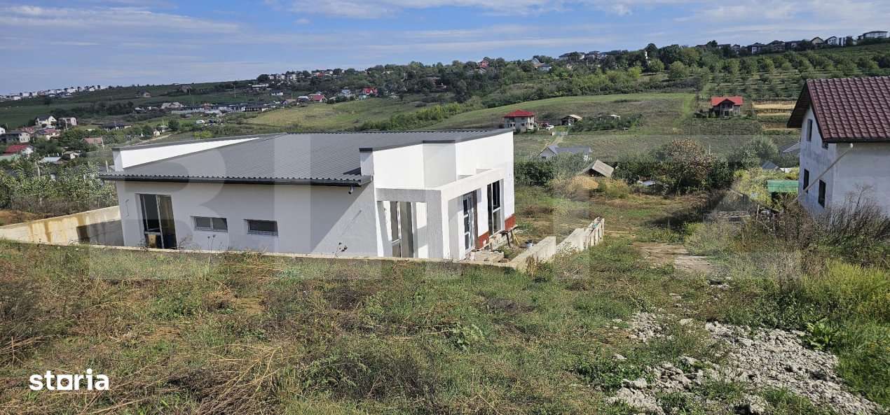 Casa la rosu, 4 camere, terasa mare cu vedere foarte frumoasa, zona Vi - Imagine principală: 2/4