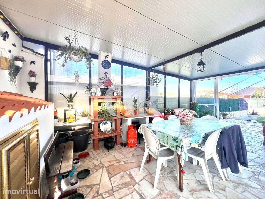 Excelente moradia térrea e independente com jardim em Arega - Figueiró-32