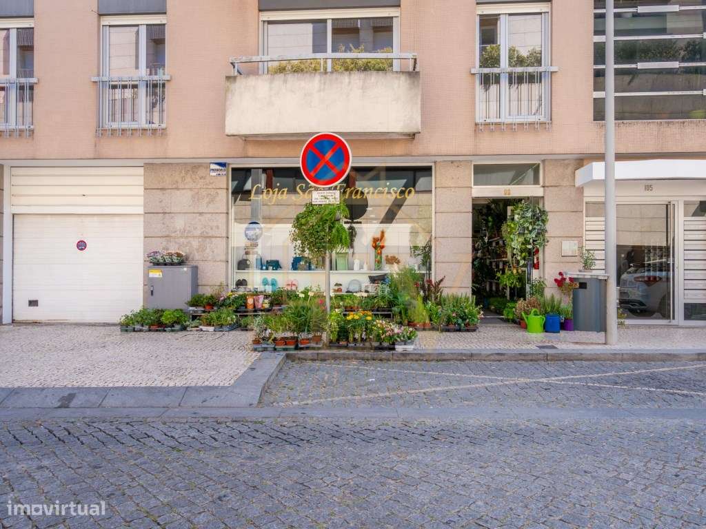 Loja para trespasse - Guimarães (Centro)-1