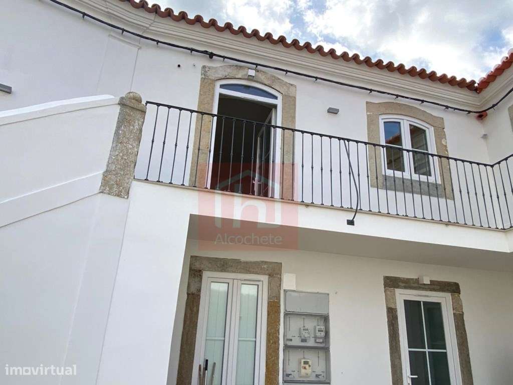 Apartamento duplex T2+2 com terraço no centro histórico Alcochete-33
