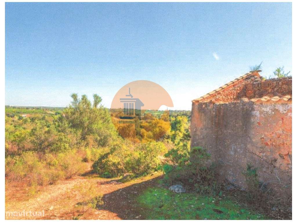 Terreno misto com 9120 m2 com Ruina de 102 m2 que permite ampliação... - Grande imagem: 1/21