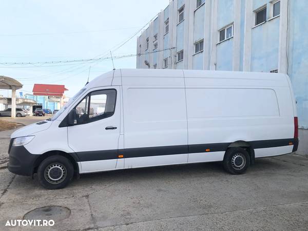 Mercedes-Benz Sprinter - 2