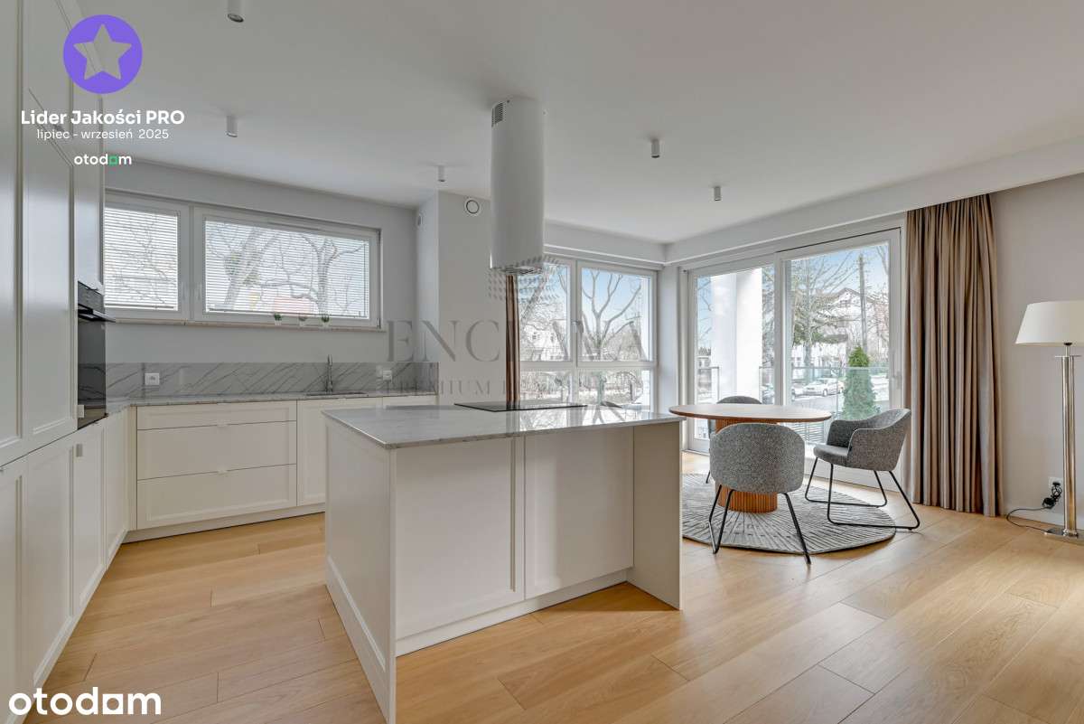 Orłowo morze komórka plaża garaż Lux Plaża Gdynia-0