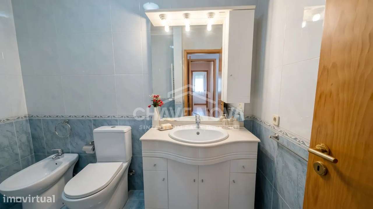 Apartamento T2 c/ Lugar de Garagem em Mafamude-14