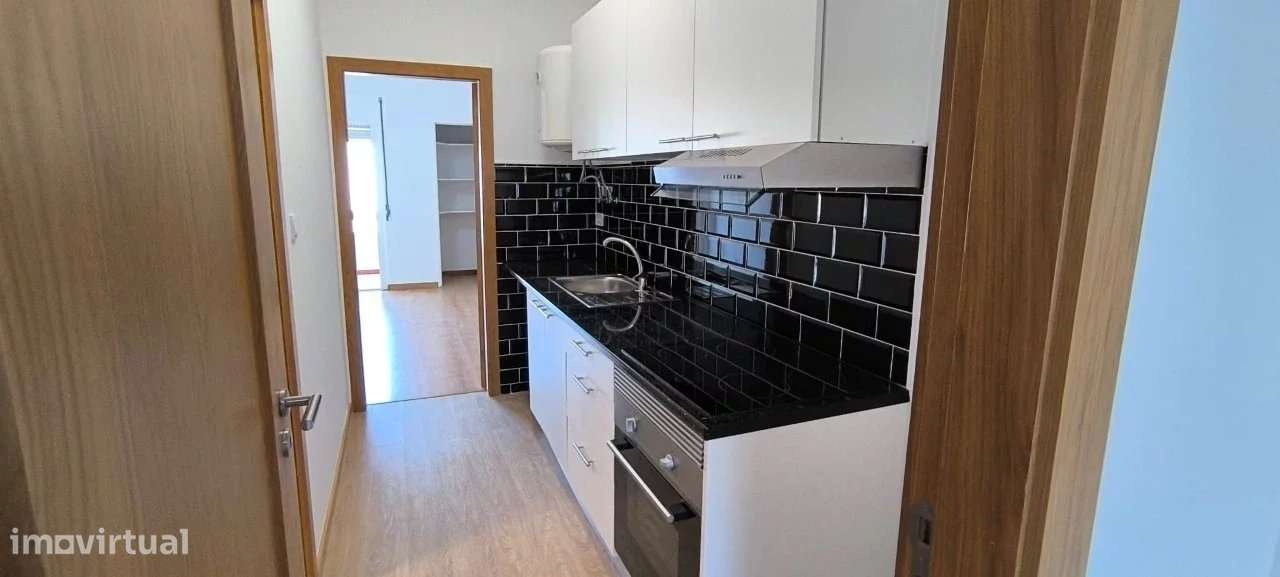 T1 RENOVADO Monte Abraão - Grande imagem: 5/8