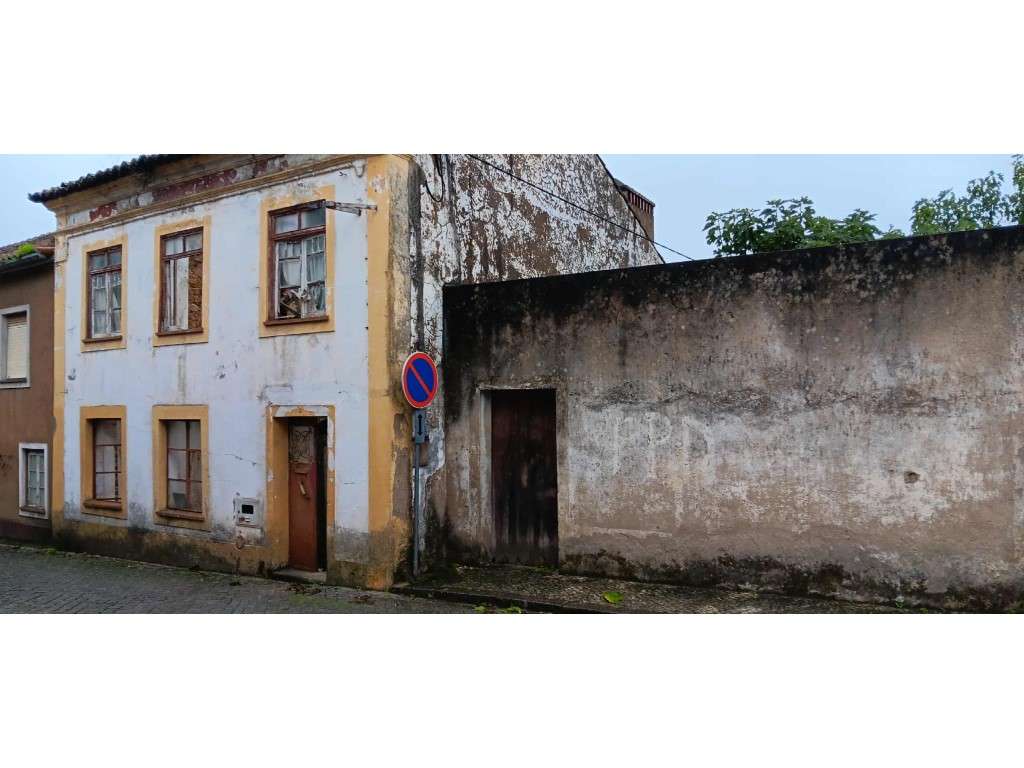 Moradia T4 para Recuperar | Centro de Mação | Excelente Oportunidad... - Grande imagem: 3/38