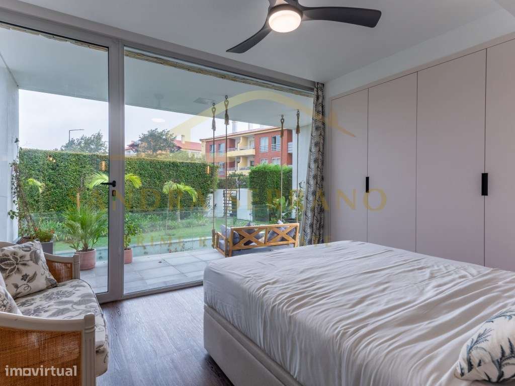 Moradia de arquitetura contemporânea com 5 Suítes-42