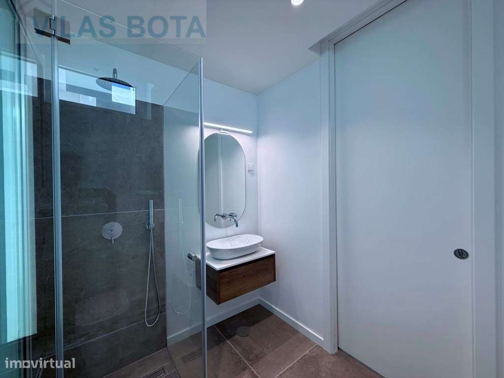 Moradia Luxuosa Moderna no Triângulo Dourado-20