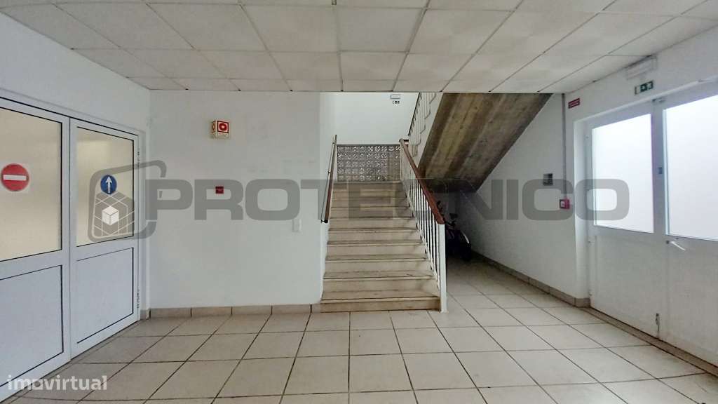 Armazém, 2 400 m², Oiã-6