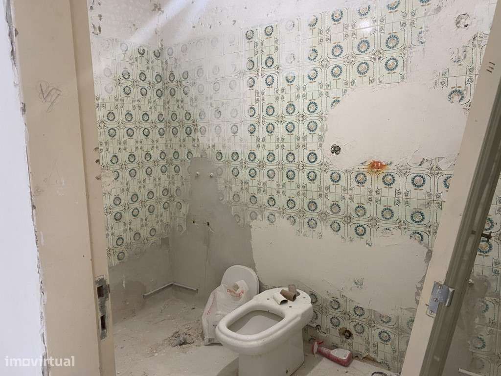 T2 Remodelado com Arrecadação | Figueirinha - Grande imagem: 4/8